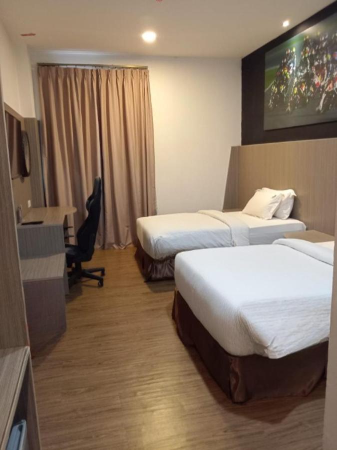 Hype Motorsport Hotel Nilai Exterior photo