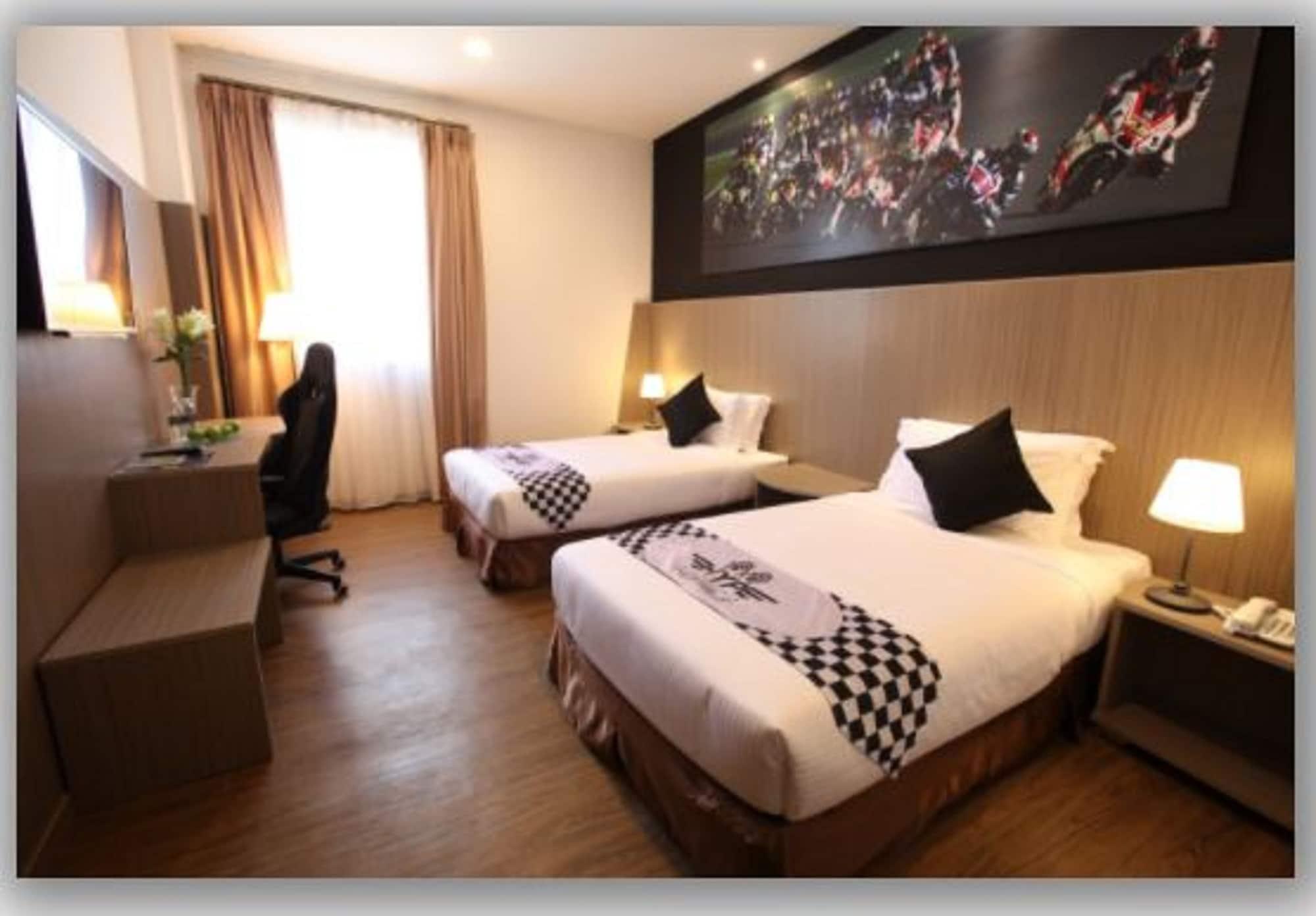 Hype Motorsport Hotel Nilai Exterior photo