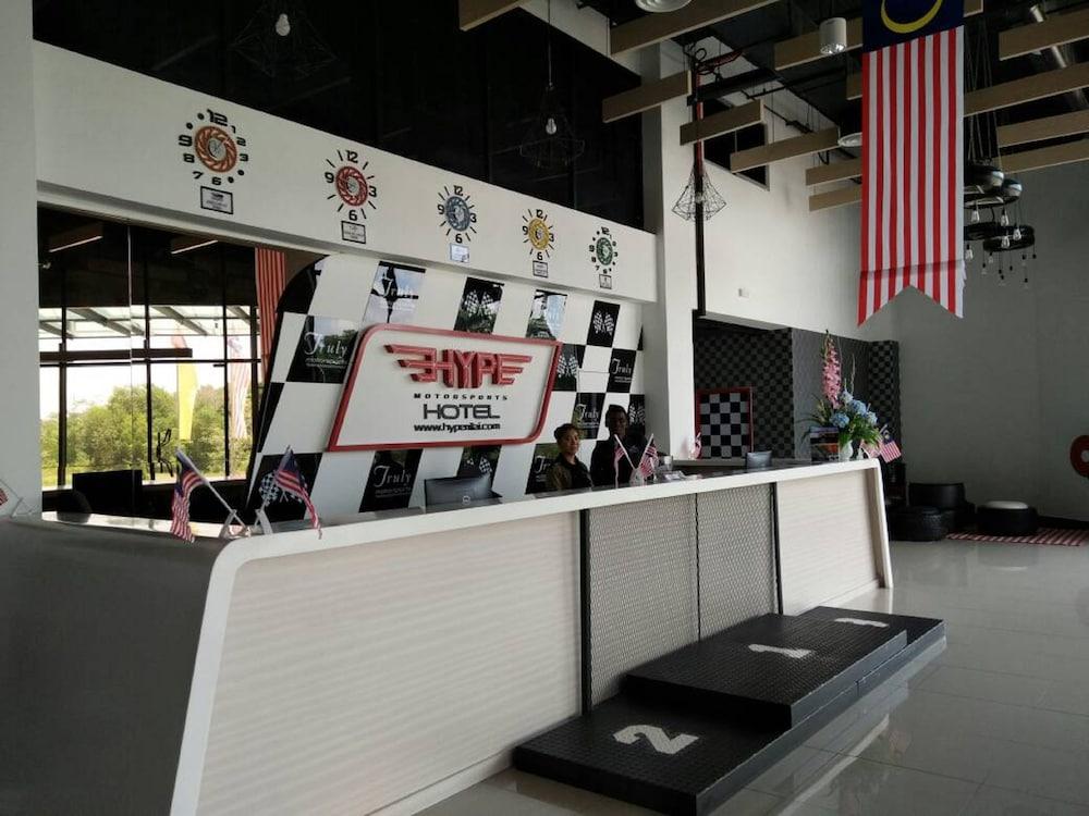 Hype Motorsport Hotel Nilai Exterior photo