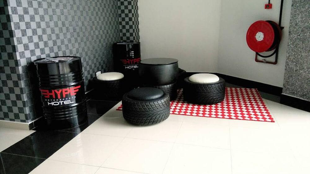 Hype Motorsport Hotel Nilai Exterior photo