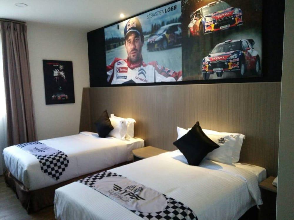 Hype Motorsport Hotel Nilai Exterior photo