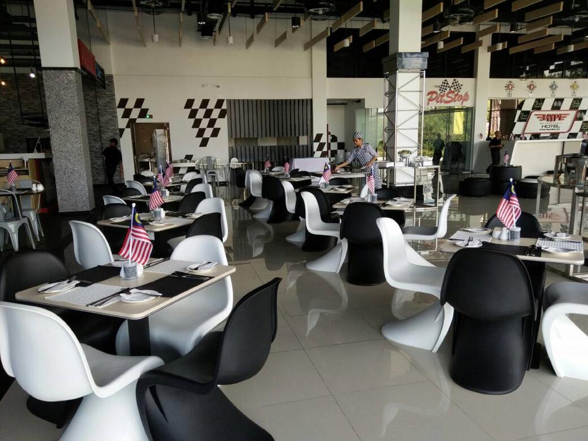 Hype Motorsport Hotel Nilai Exterior photo