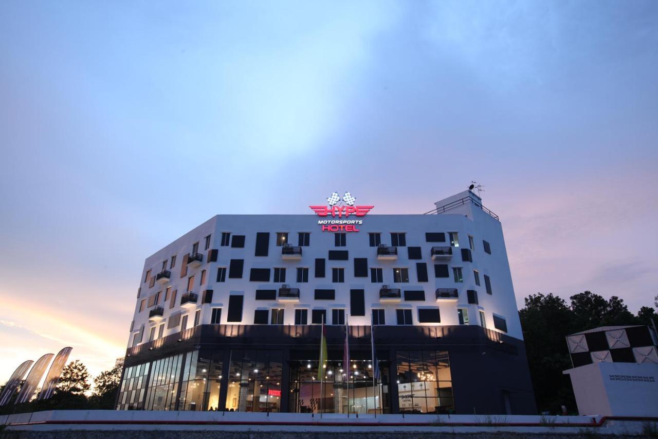Hype Motorsport Hotel Nilai Exterior photo